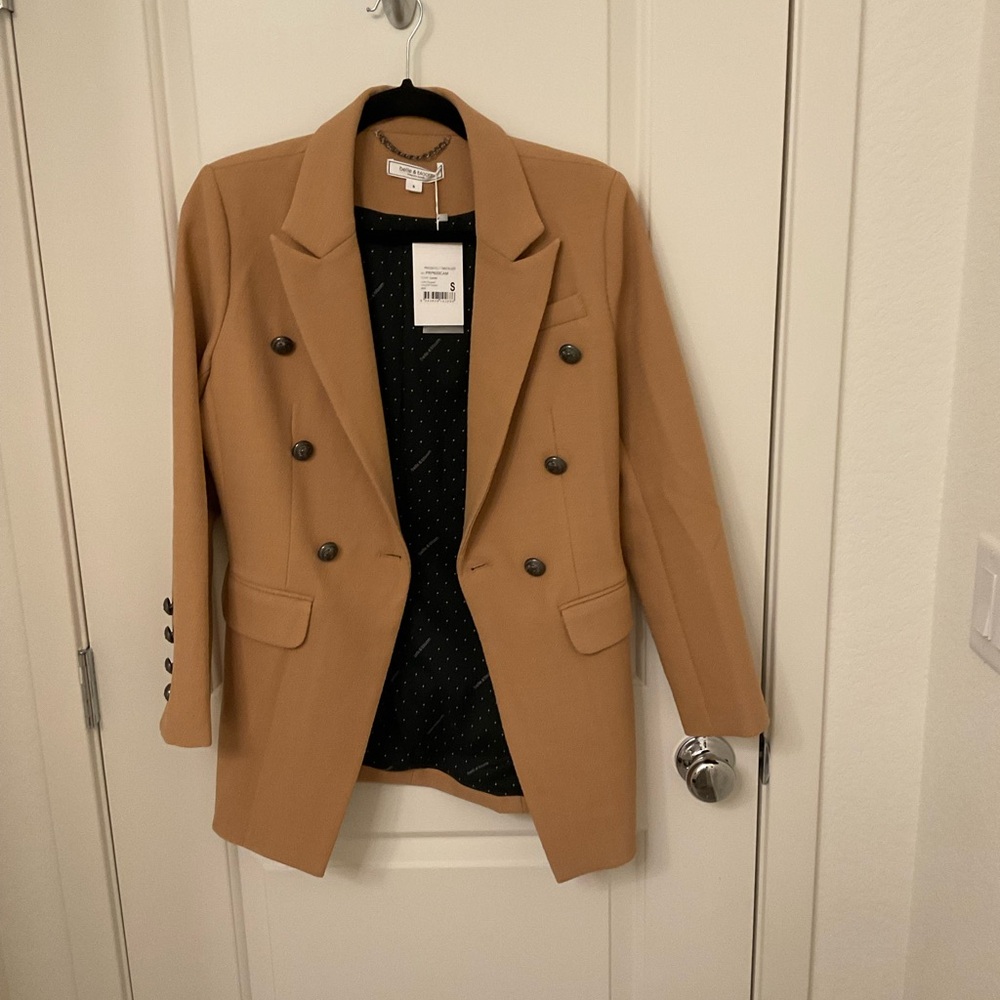 Elegant Camel Double-Breasted Blazer
